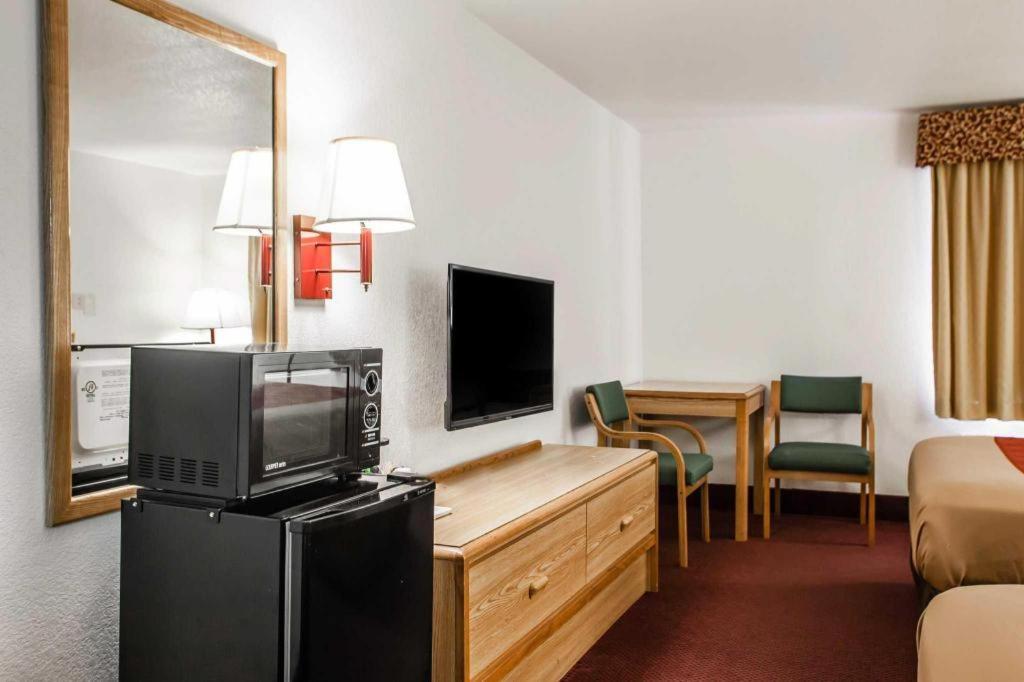 Econo Lodge Truman Inn Sedalia Luaran gambar