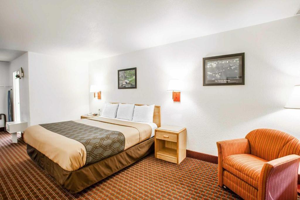 Econo Lodge Truman Inn Sedalia Luaran gambar